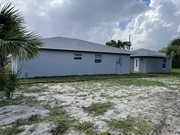 Riviera Beach, FL 33404,1472 W 29 ST