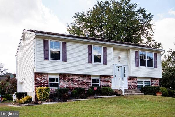 15 HEATHER DR, Sicklerville, NJ 08081