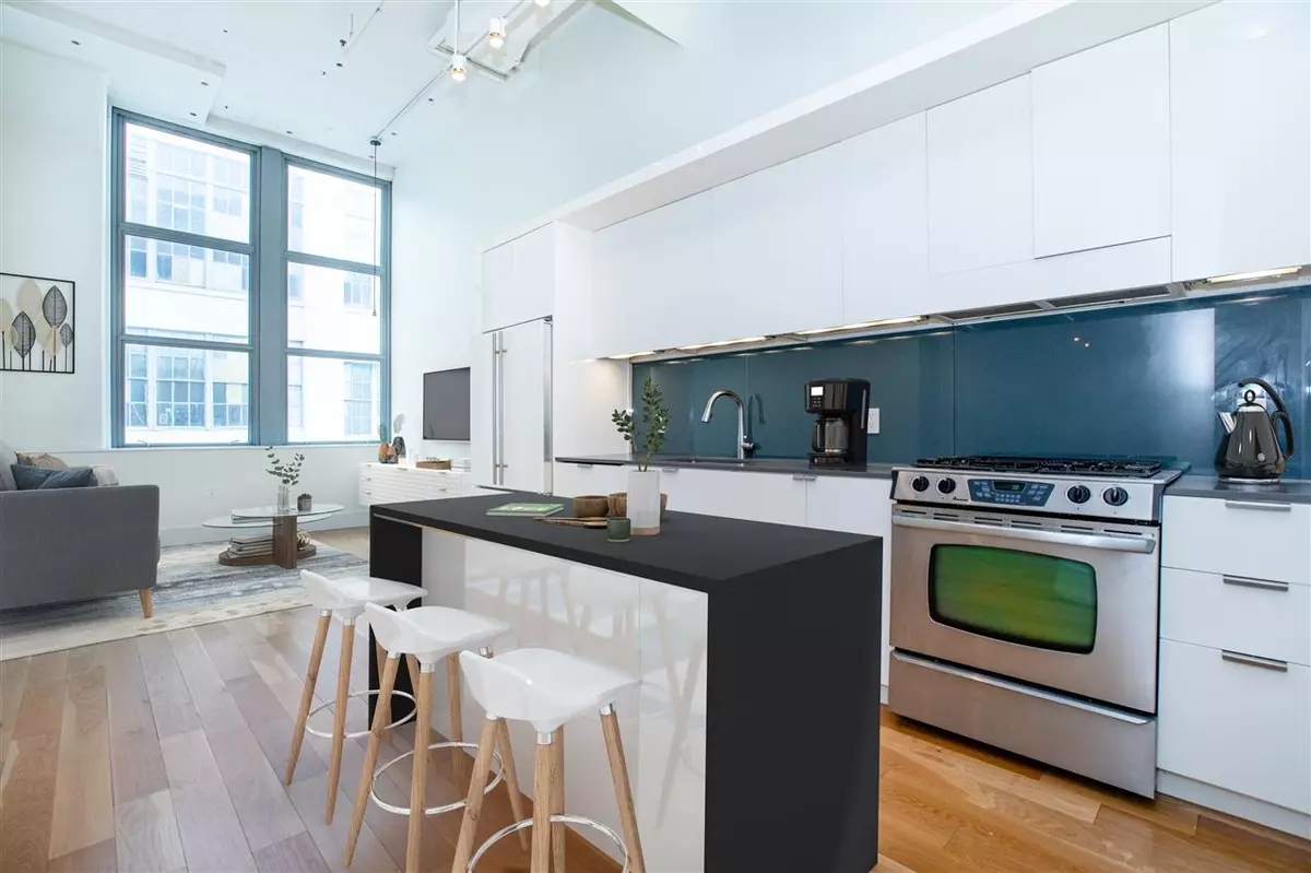 Jc Journal Square, NJ 07306,50 DEY ST  #556