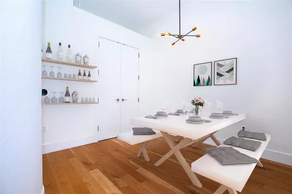 Jc Journal Square, NJ 07306,50 DEY ST  #556