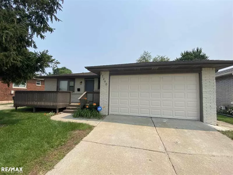 27290 Barkman, Roseville, MI 48066