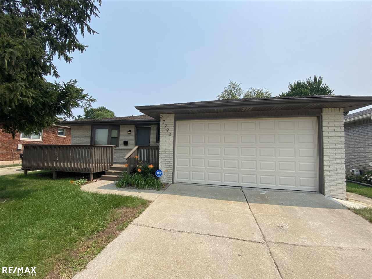 27290 Barkman,  Roseville,  MI 48066