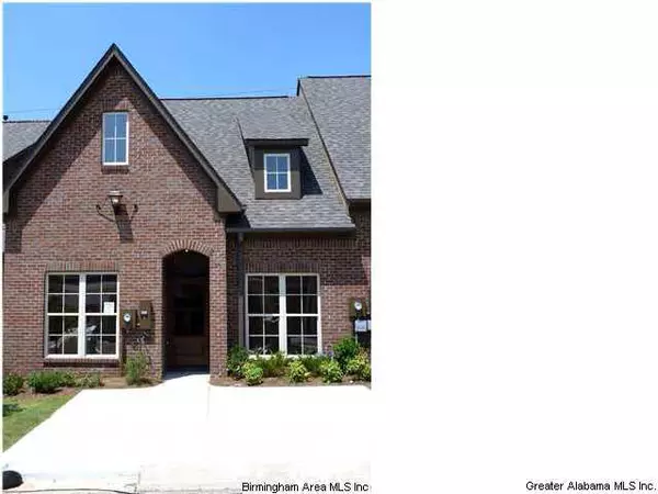 635 FLAG CIR, Hoover, AL 35226