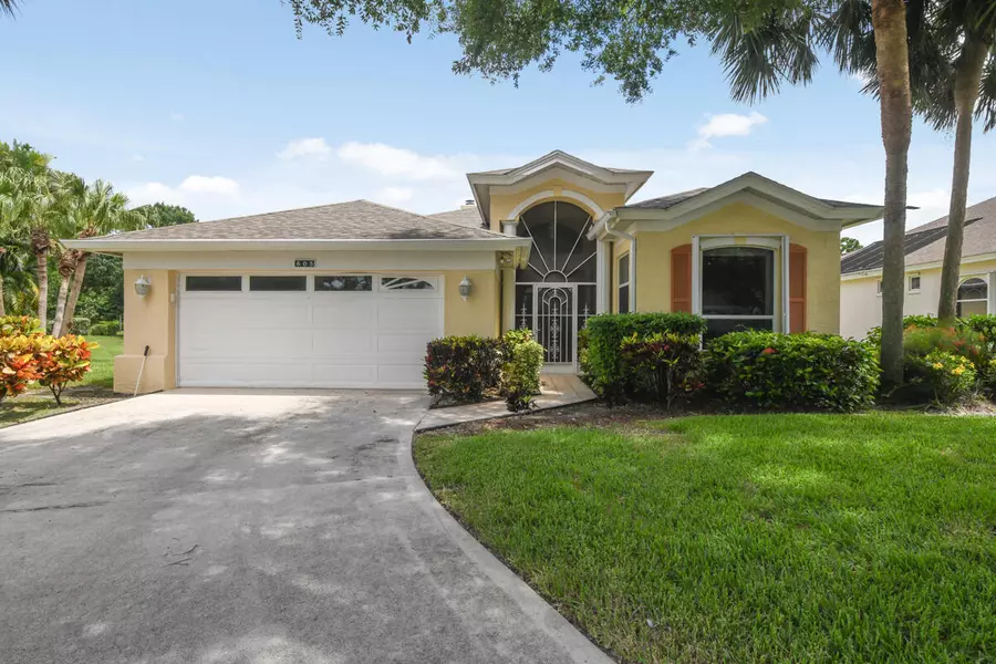 603 NW Monticello PL, Port Saint Lucie, FL 34986