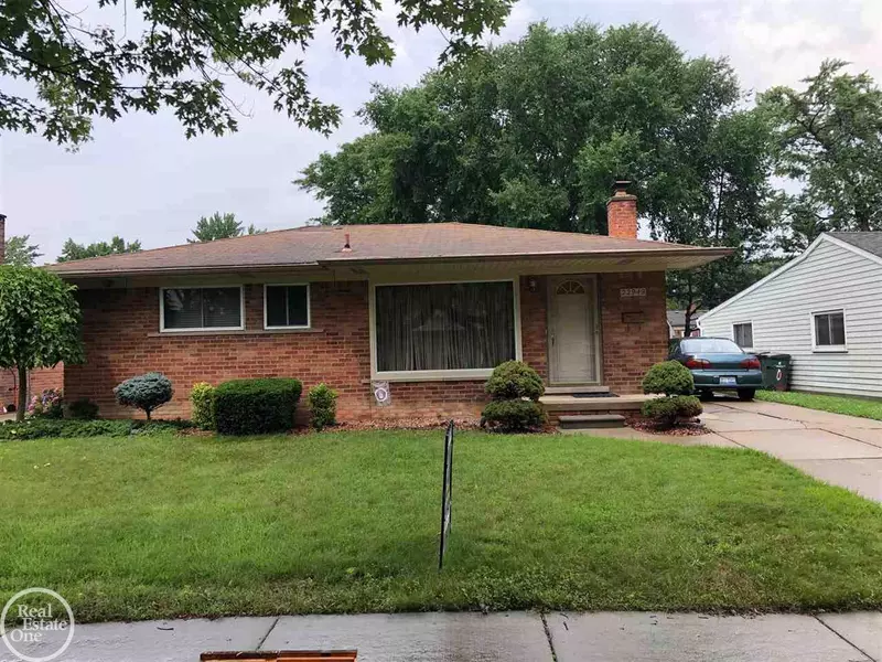 22949 Detour, Saint Clair Shores, MI 48082