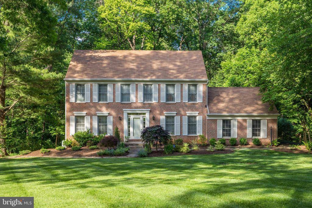 Oakton, VA 22124,10858 MEADOW POND LN