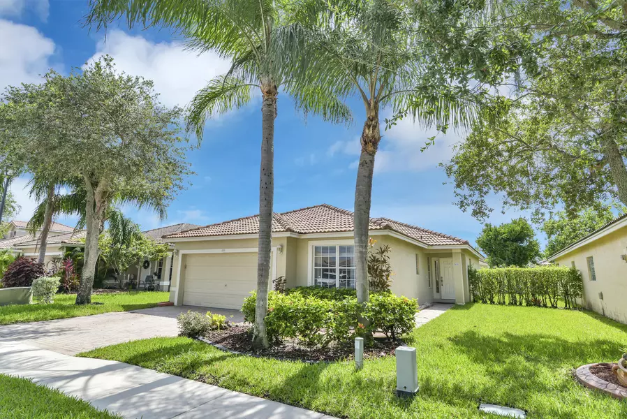 809 SW 121st AVE, Pembroke Pines, FL 33025