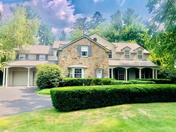 40 RENAUD RD.,  Grosse Pointe Shores,  MI 48236