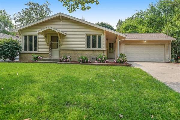 840 Parkway Drive NE, Grand Rapids, MI 49525