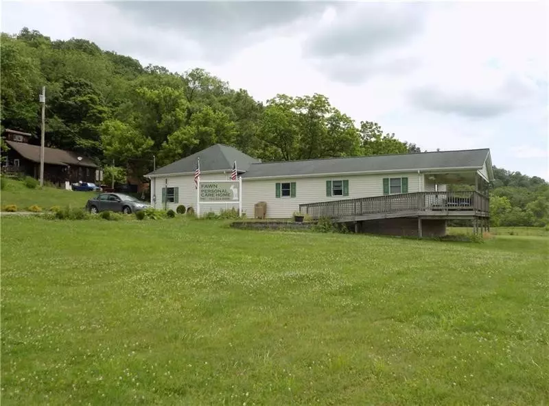 282 Shawnderosa Dr, Tarentum, PA 15084