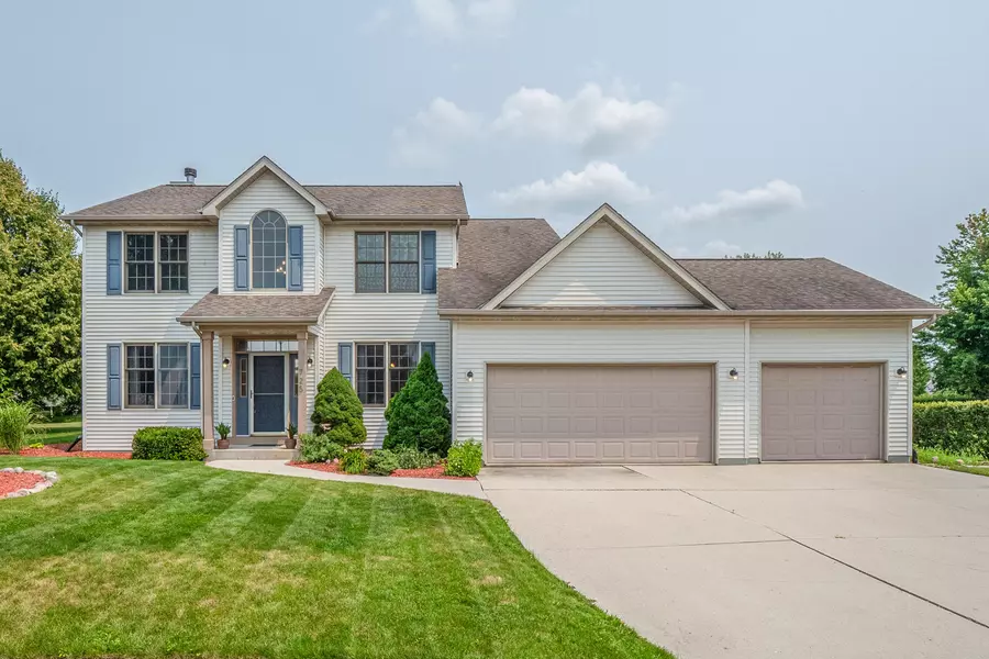 725 Windsong Cir, Plymouth, WI 53073