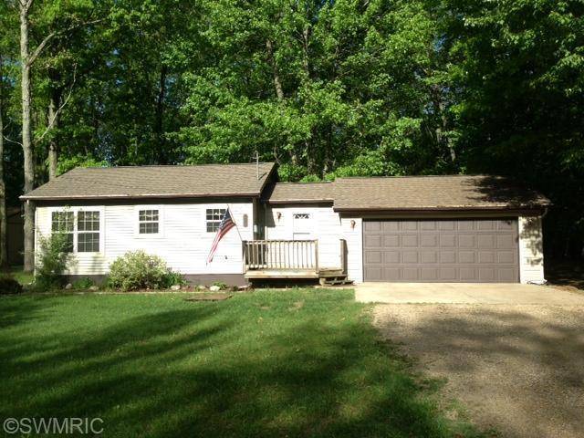 9171 Saint Ives Drive, Stanwood, MI 49346