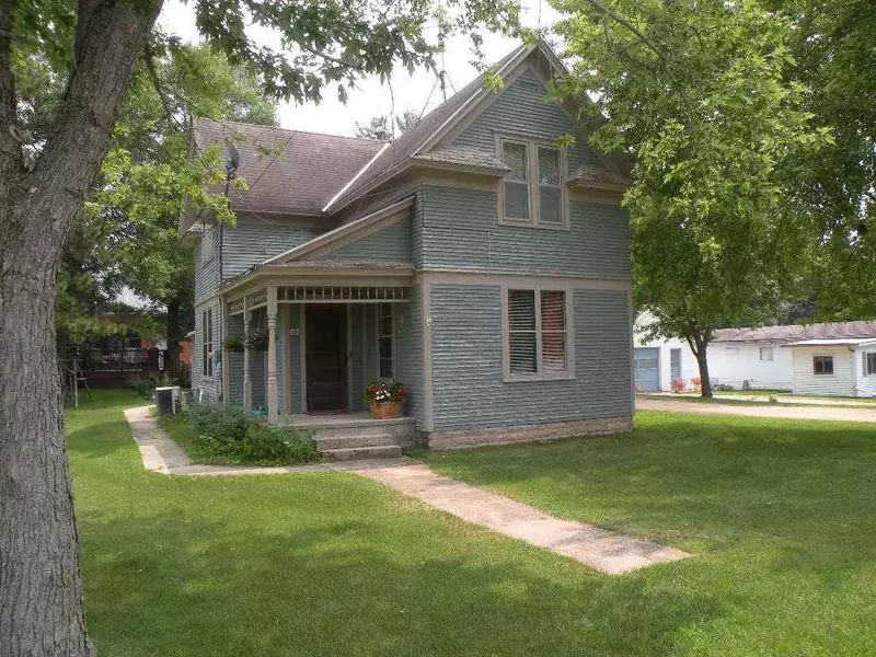 608 S Farmer St, Princeton, WI 54968