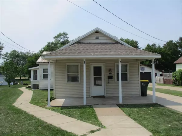 215 S Prairie St, Prairie Du Chien, WI 53821