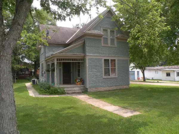 608 S Farmer St, Princeton, WI 54968