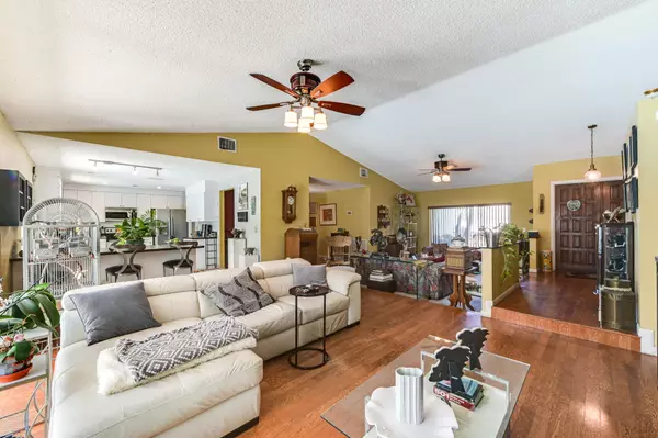 Boca Raton, FL 33487,17727 Raintree Terrace