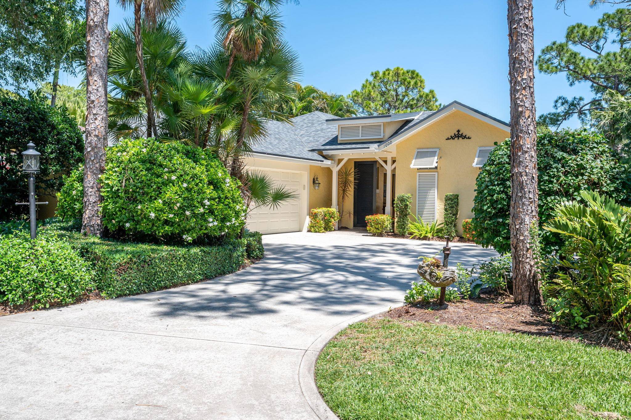 1000 SW Carolina CIR, Vero Beach, FL 32962
