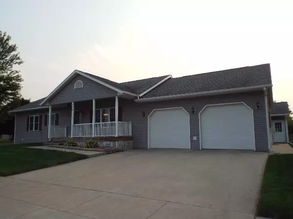 220 N Douglas St, Ripon, WI 54971