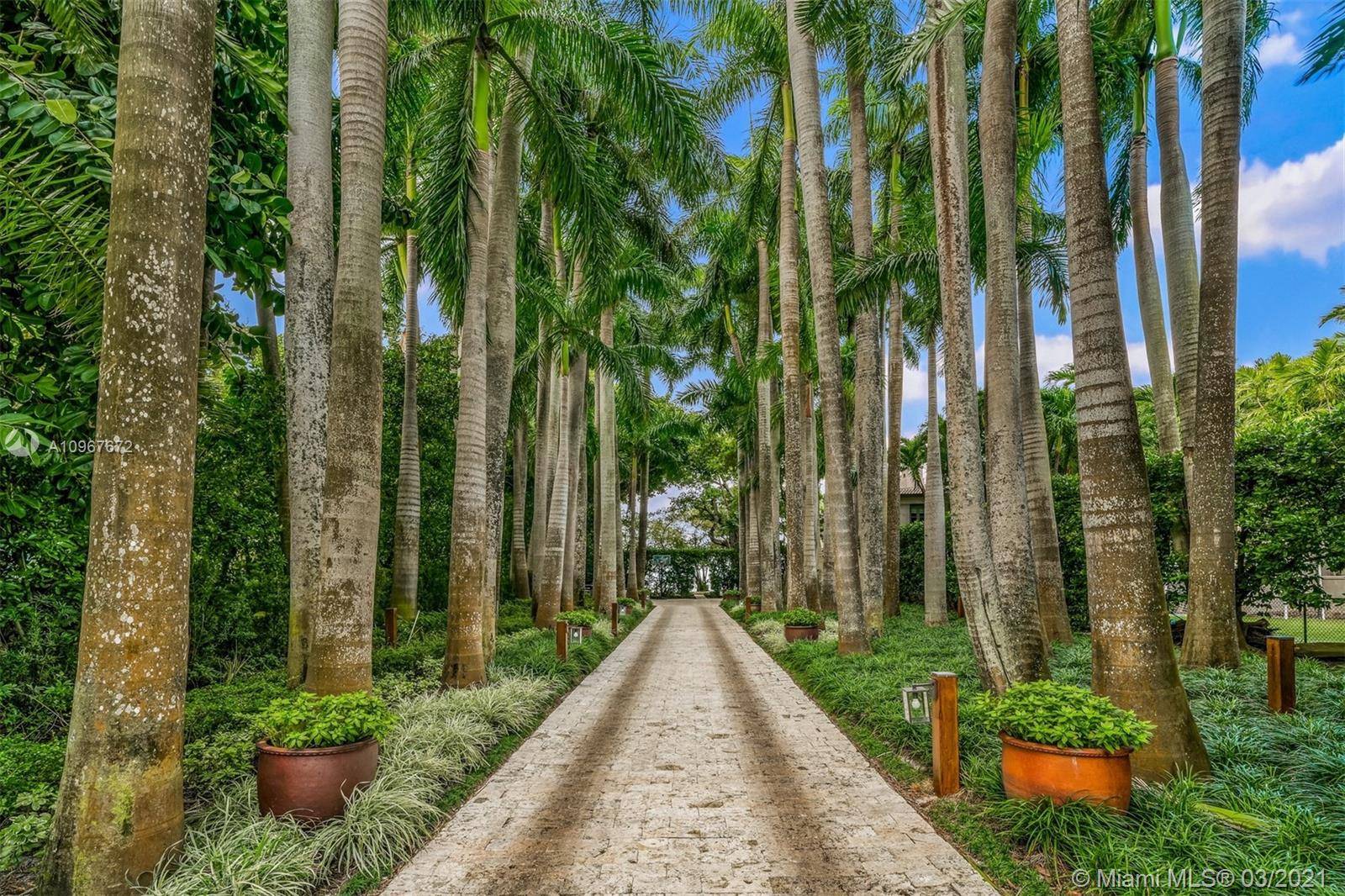 Miami Beach, FL 33140,5800 N Bay Rd