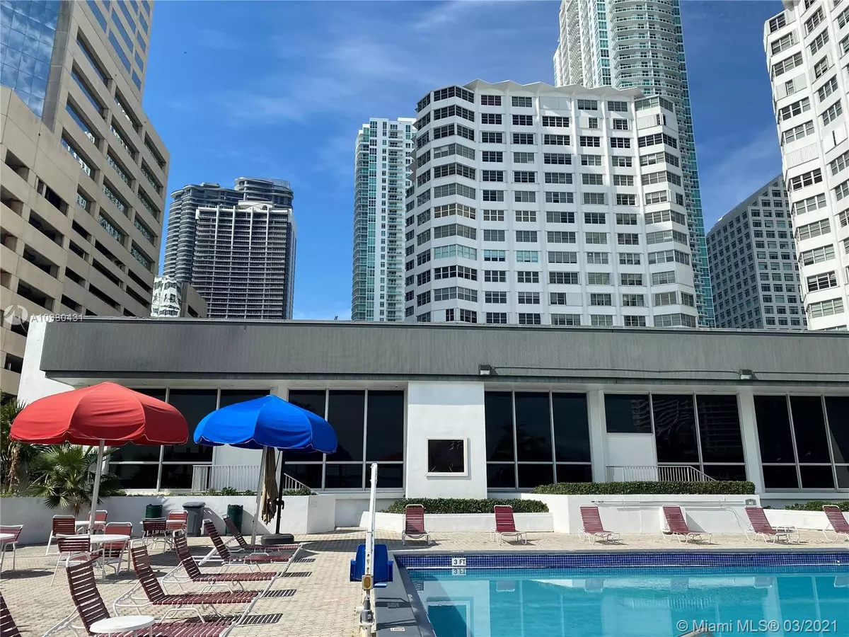 Miami, FL 33131,999 Brickell Bay Dr #701