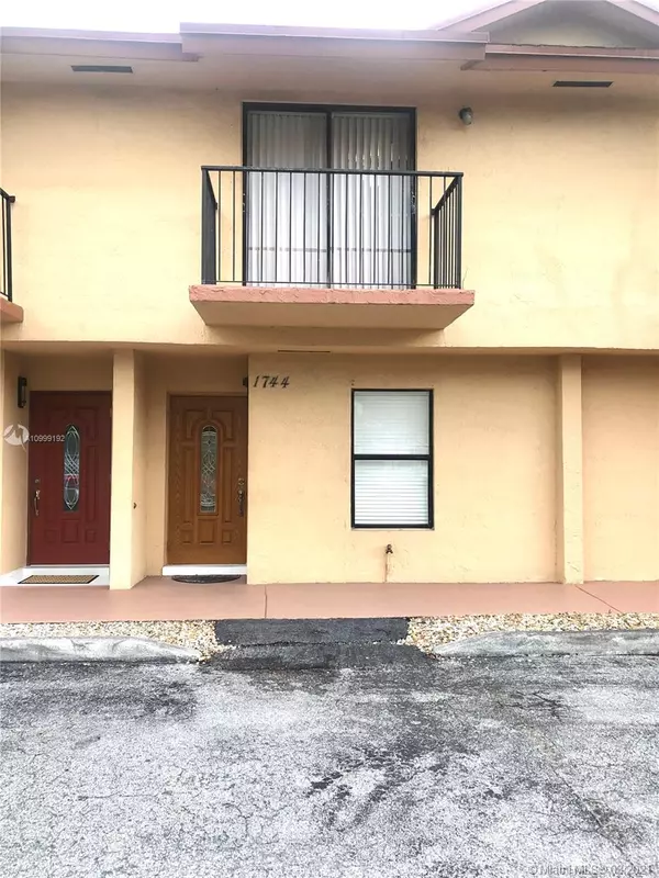 Hialeah, FL 33012,1744 W 42nd Pl #1744