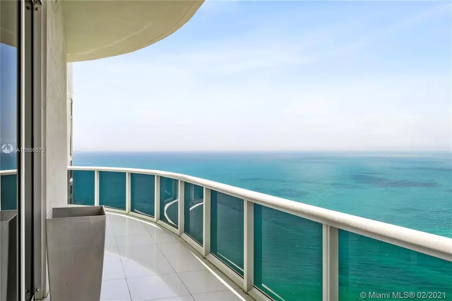 15811 Collins Ave #PH 4302, Sunny Isles Beach, FL 33160