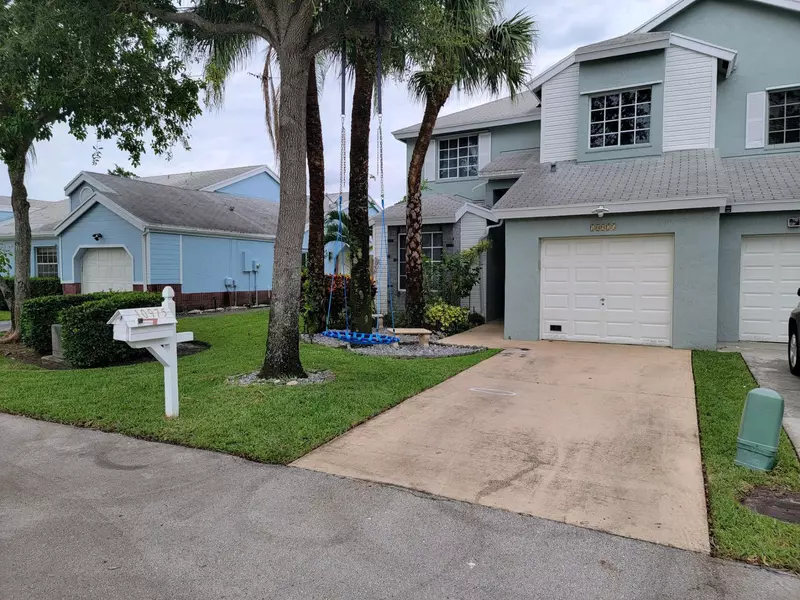 10975 SW 11th Place PL, Davie, FL 33324