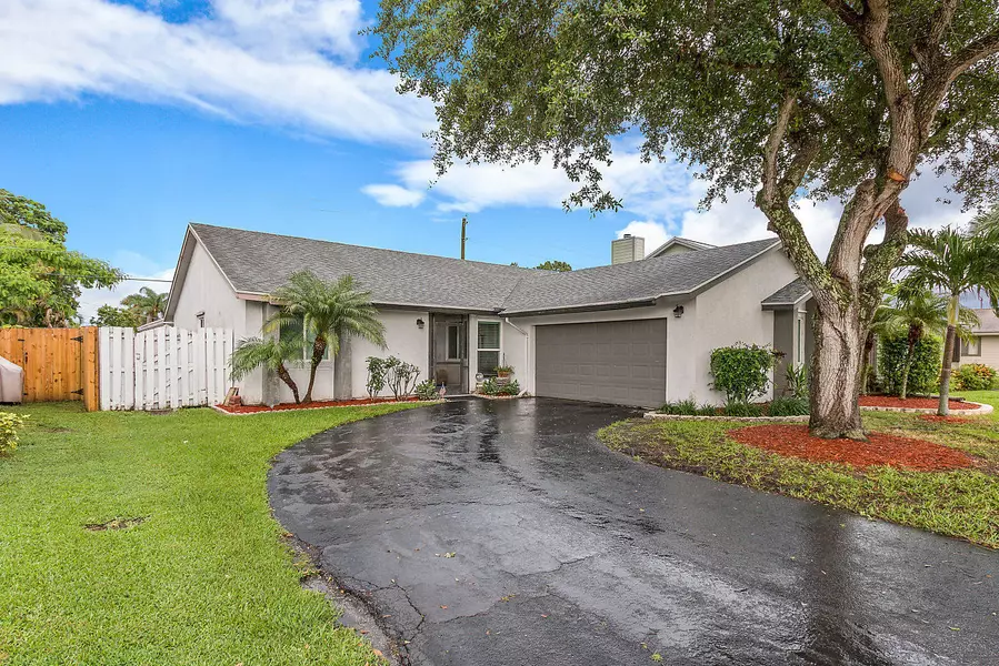 5860 Teakwood RD, Lake Worth, FL 33467