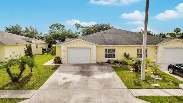 3733 Nyack LN, Greenacres, FL 33463