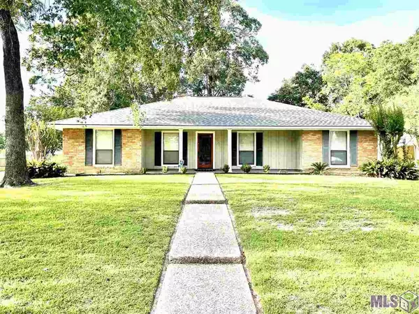 13721 WILLOWRIDGE AVE, Baton Rouge, LA 70817