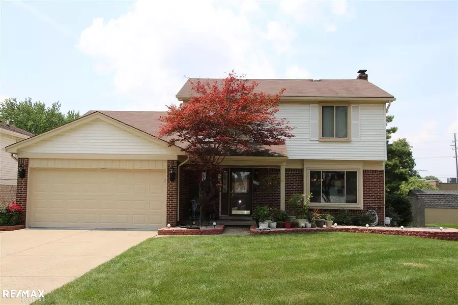 13723 White Cap, Sterling Heights, MI 48313