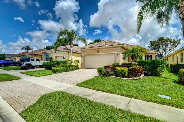 7029 Del Corso LN, Delray Beach, FL 33446