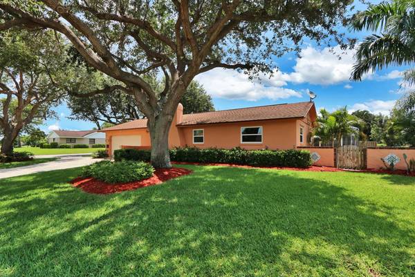 Lake Clarke Shores, FL 33406,8230 Pine Tree LN