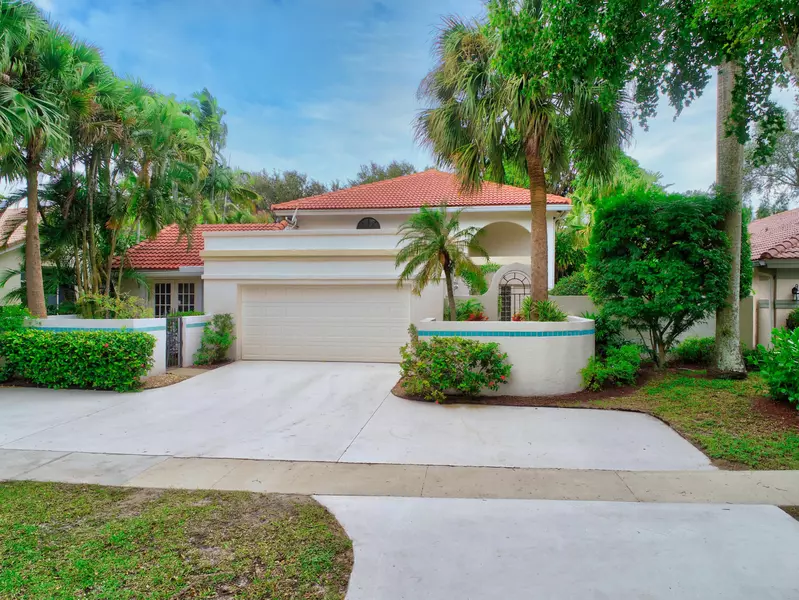 5169 Monterey LN, Delray Beach, FL 33484