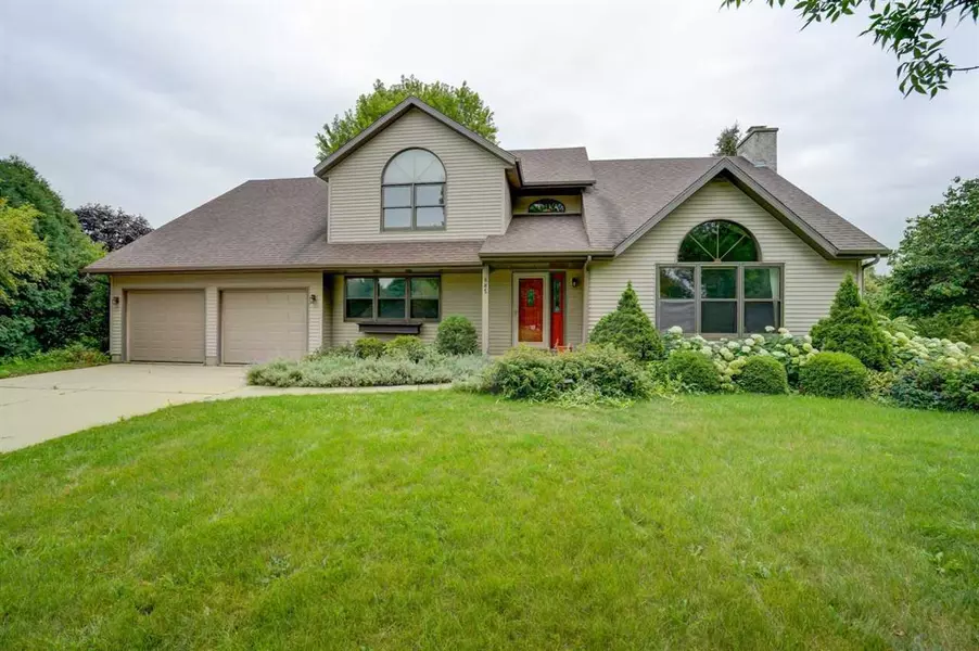 885 Sunnyview Ln, Sun Prairie, WI 53590