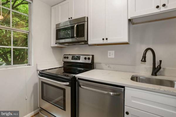 Arlington, VA 22201,1806 KEY BLVD #9-476