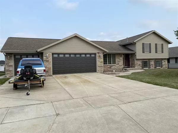 2414 Savanna Ct, Janesville, WI 53546