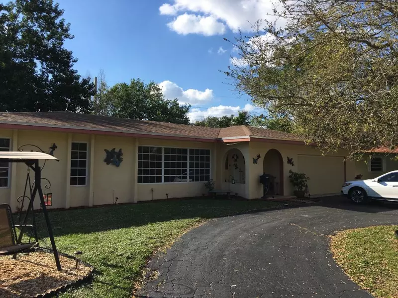 881 NW NW 75th TER 881, Plantation, FL 33317