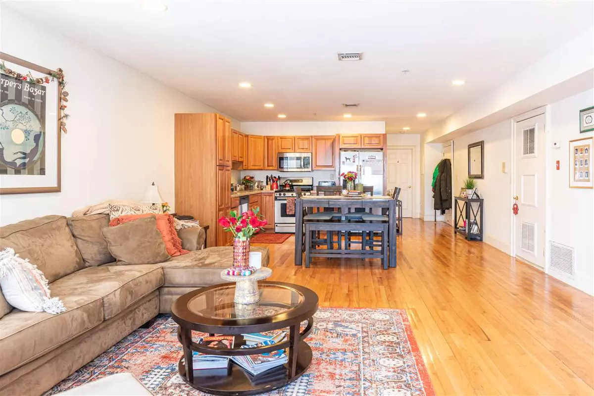 Union City, NJ 07087,1705 CLIFF ST #2L