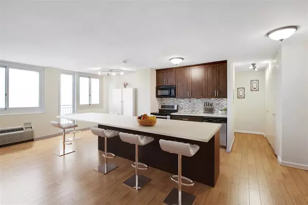 100 MANHATTAN AVE  #1912, Union City, NJ 07087