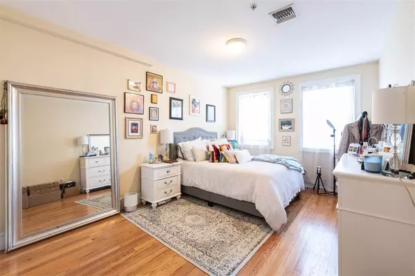 Union City, NJ 07087,1705 CLIFF ST #2L