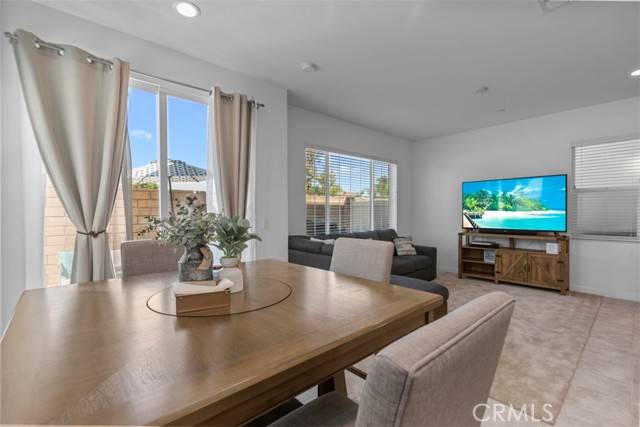 Corona, CA 92879,3827 Grant Street #63
