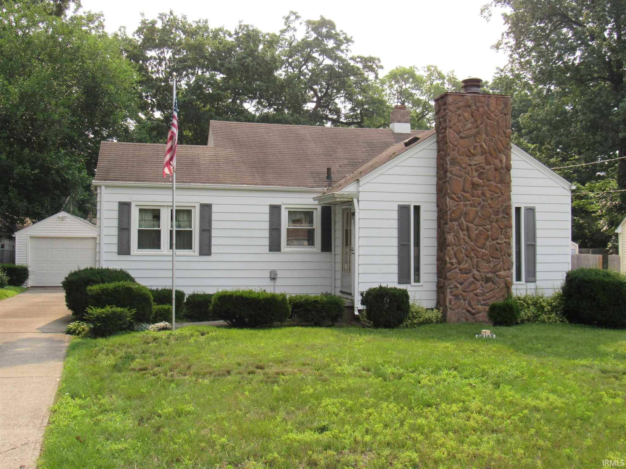 55182 Glenn Road, South Bend, IN 46628