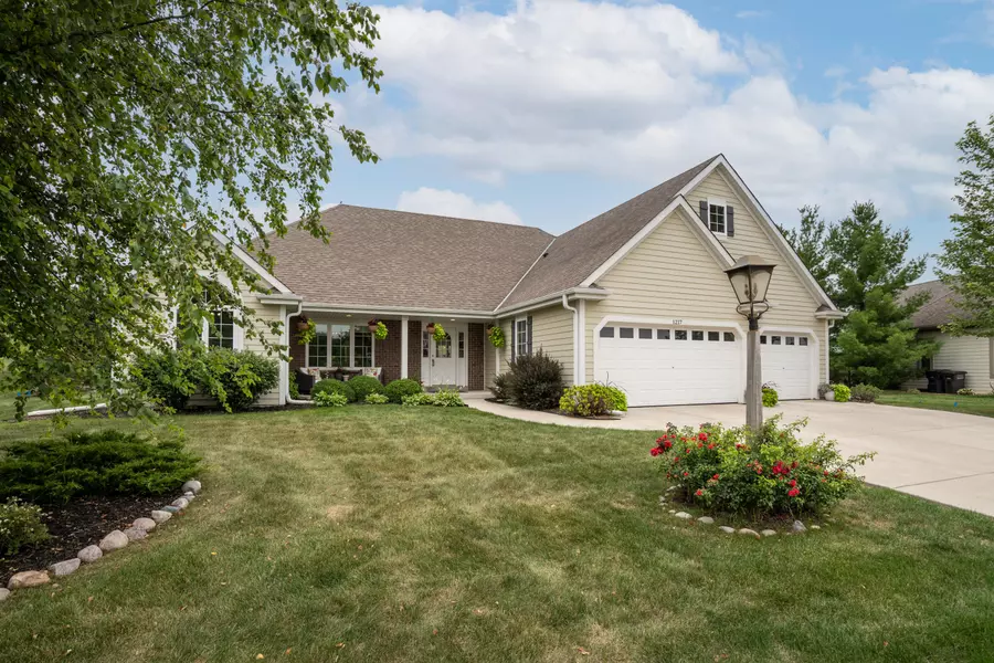 1217 Ridgeside Rd, Oconomowoc, WI 53066