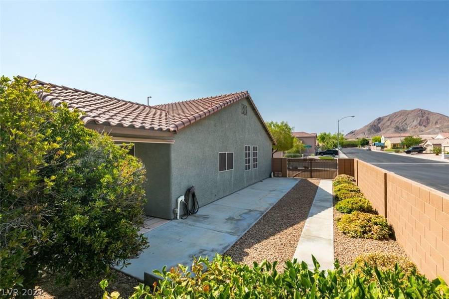 220 Du Fort Avenue, Henderson, NV 89002