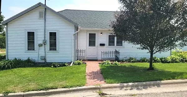 904 State St, Mineral Point, WI 53565-1714