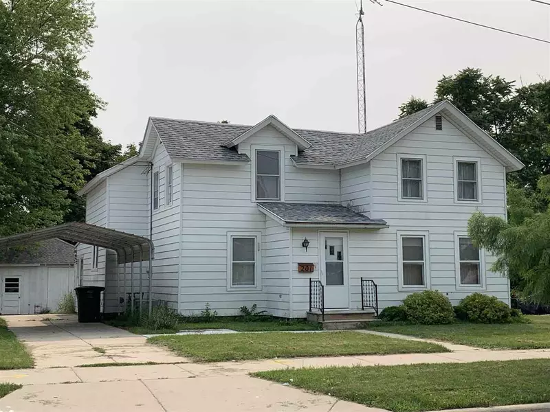 201 S 5th St, Stoughton, WI 53589