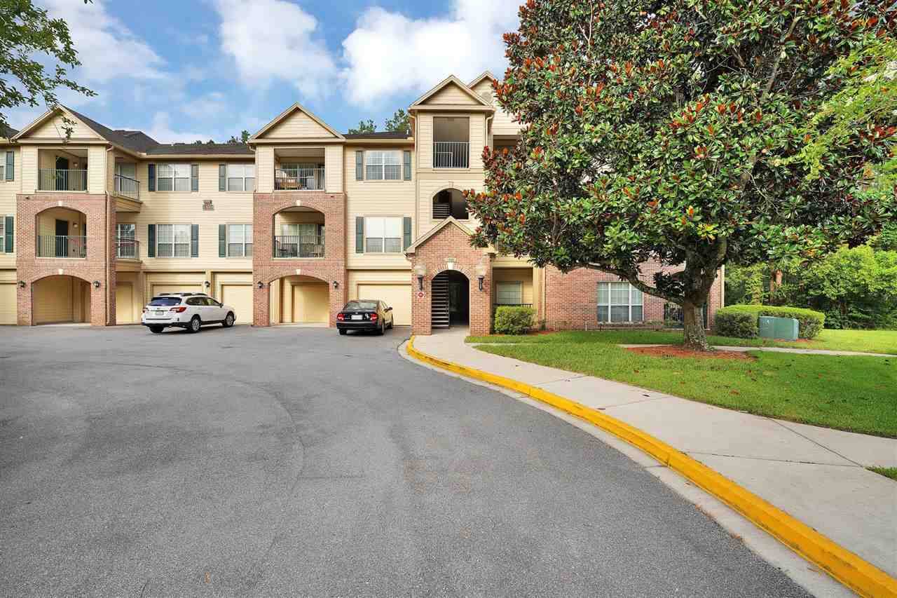 7800 Point Meadows Dr, Jacksonville, FL 32256