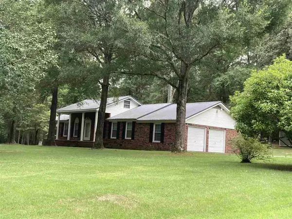 Selmer, TN 38375,210 SIBLEY DR