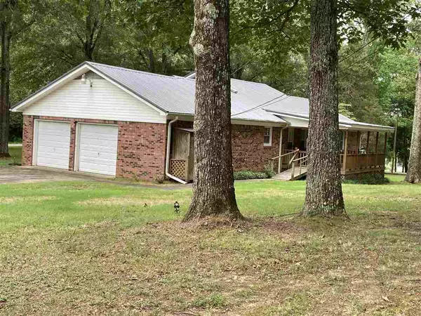 Selmer, TN 38375,210 SIBLEY DR